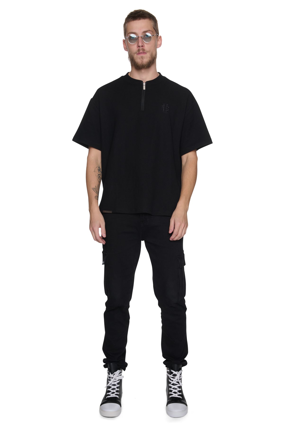 CAMISETA WAFFLE CON CREMALLERA NEGRA