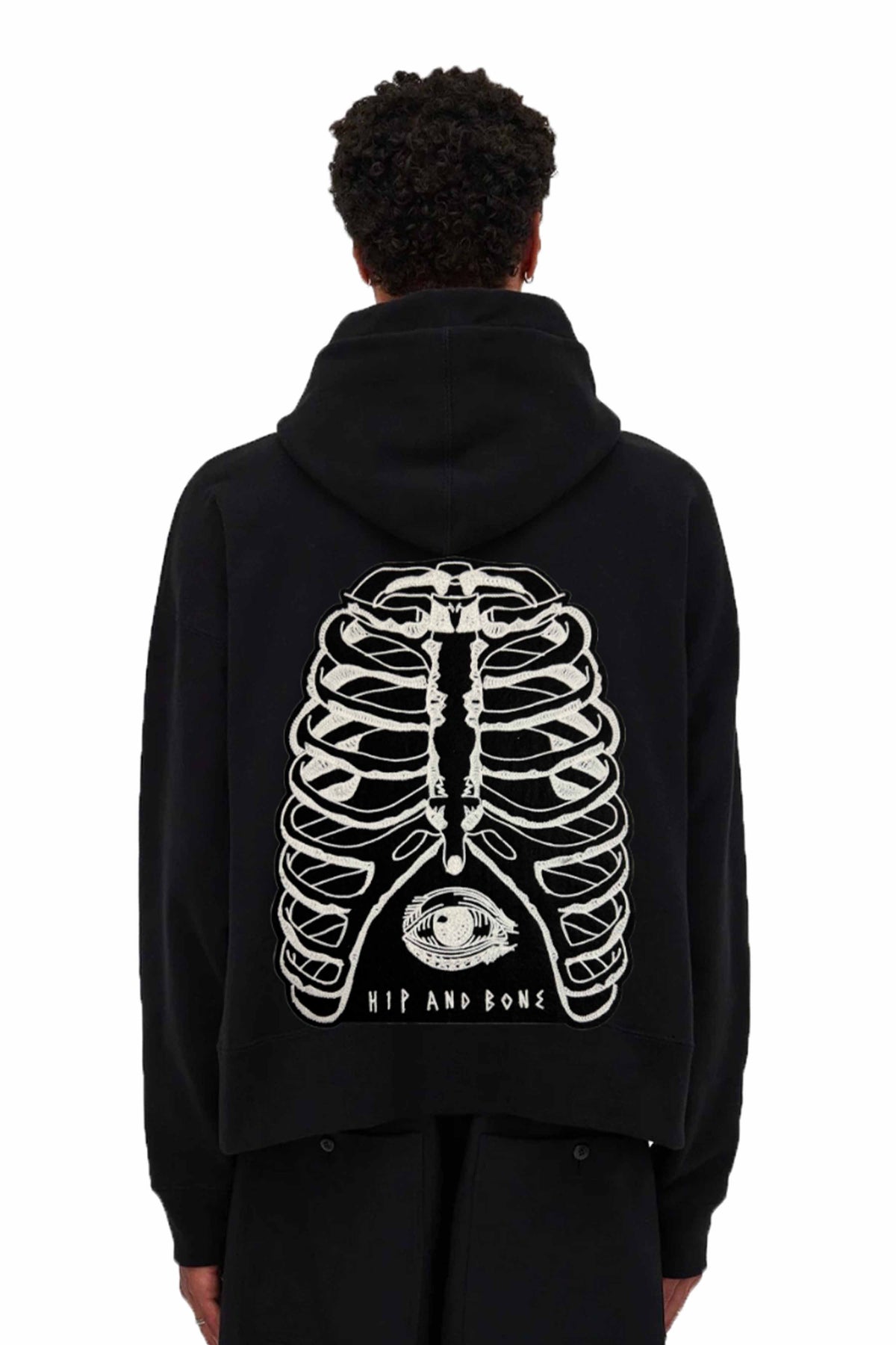 SUDADERA CLÁSICA CON ESTAMPADO DE CAJA TORÁCICA EN LA ESPALDA