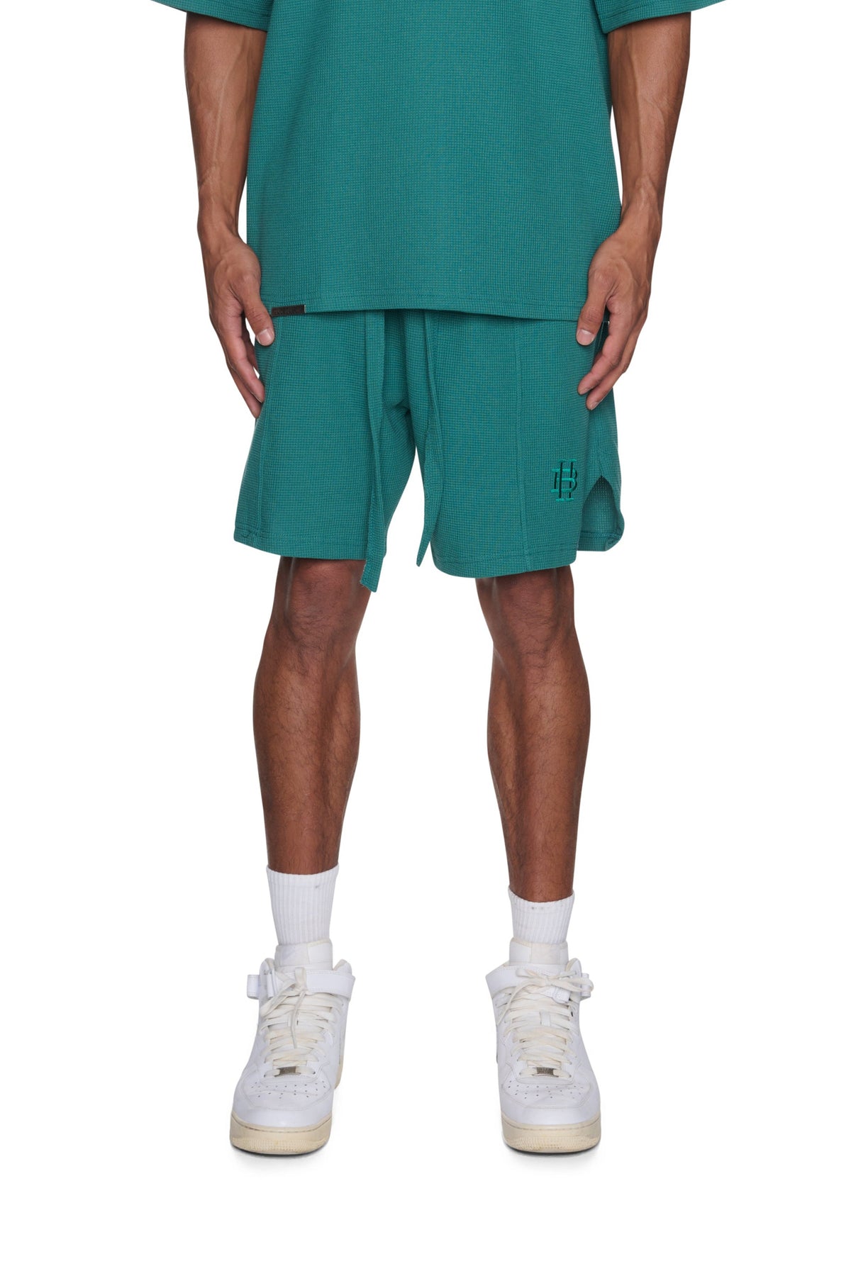 PANTALONES CORTOS CON LOGOTIPO MONOGRAM DE WAFFLE