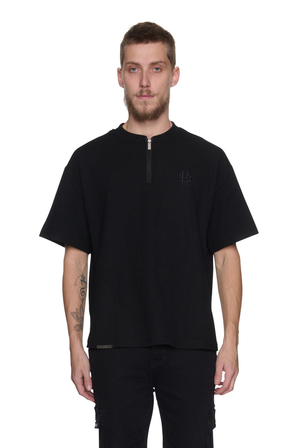 CAMISETA WAFFLE CON CREMALLERA NEGRA
