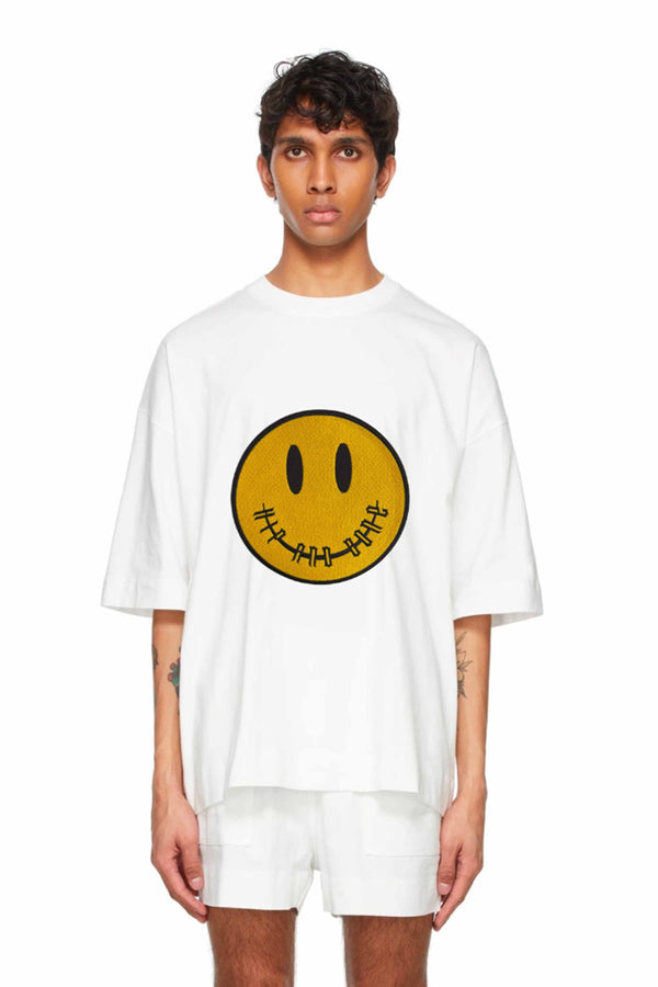 CAMISETA CLÁSICA CON CARITA SONRIENTE AMARILLA