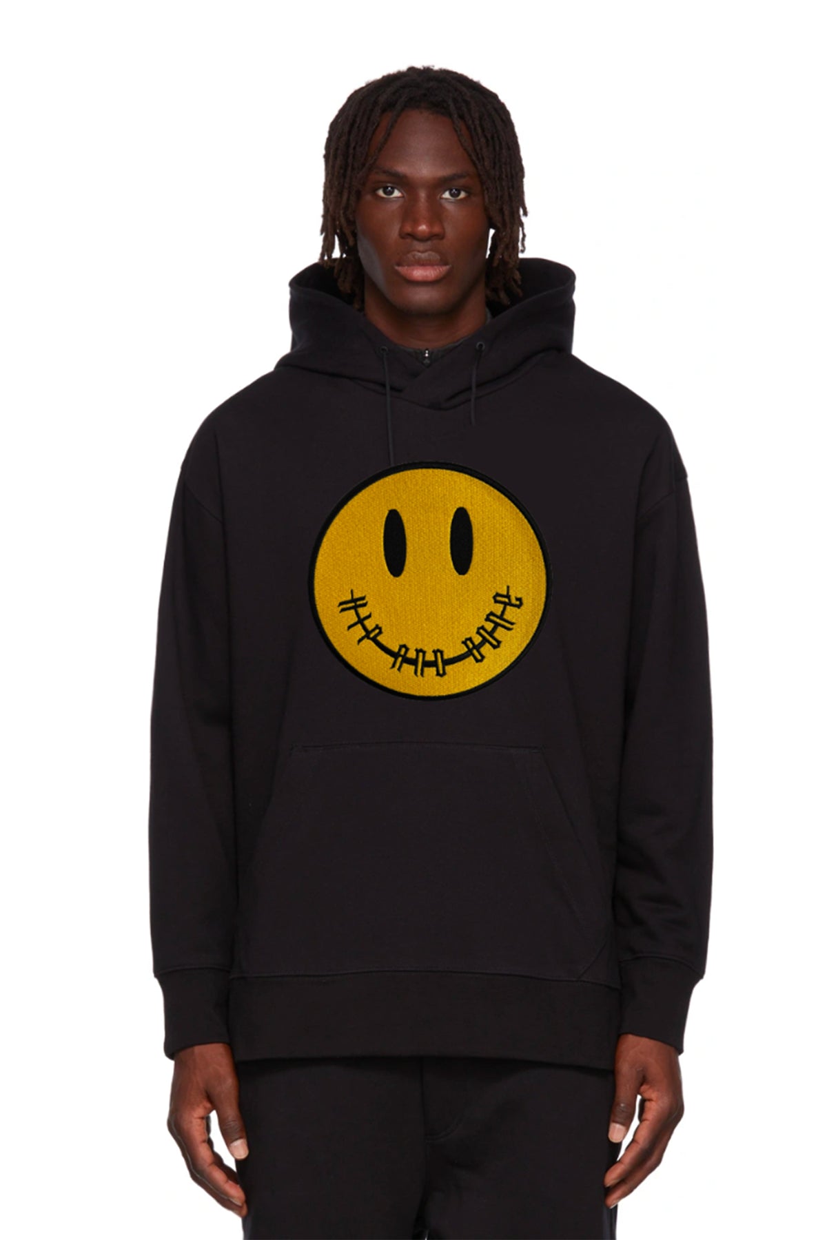 SUDADERA CLÁSICA BORDADA CARITA SONRIENTE AMARILLA