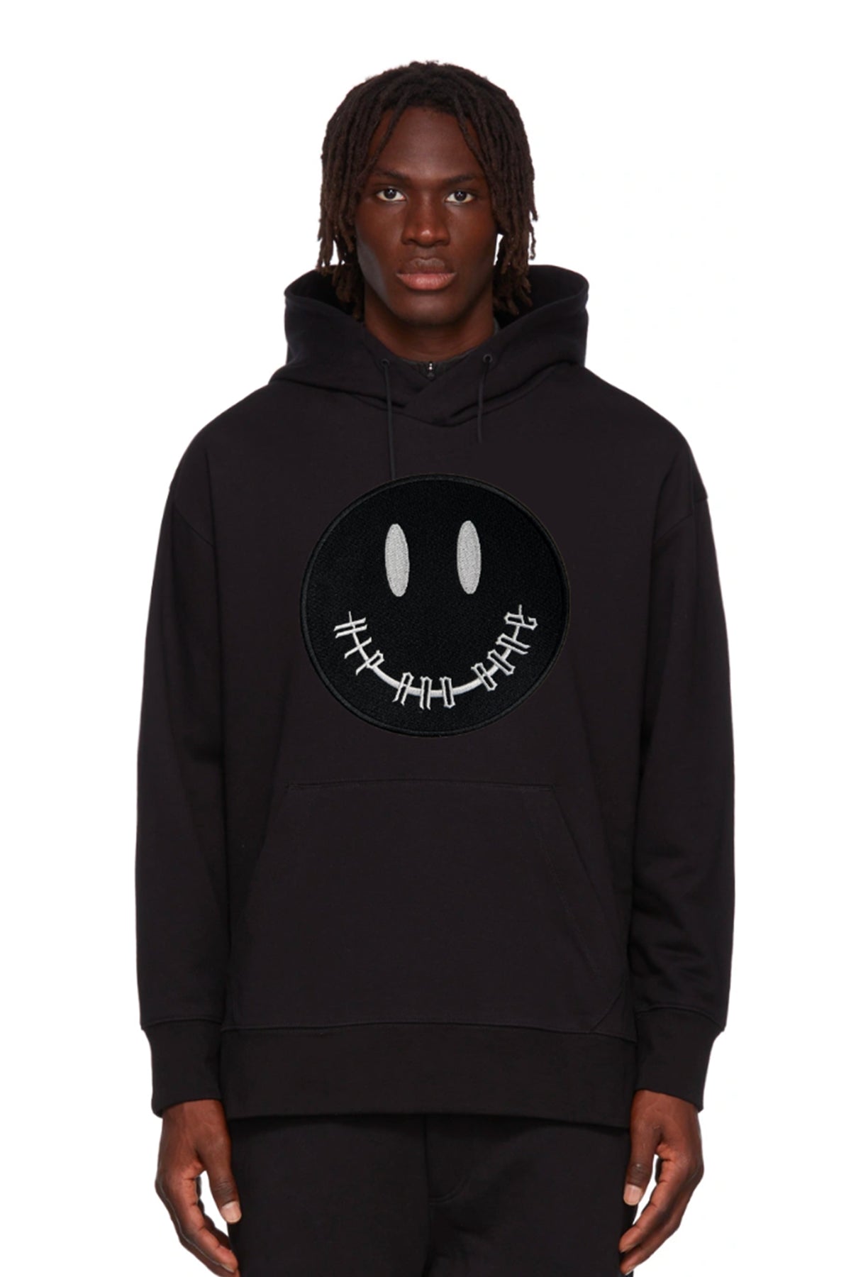 SUDADERA CON CAPUCHA CLÁSICA SMILEY PATCH