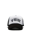 GORRA TIPO CAMIONERO CON HUESO DE CADERA